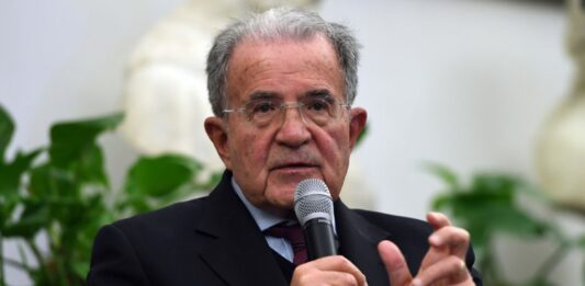 Ue, Prodi “Fare un referendum per superare voto all’unanimità”