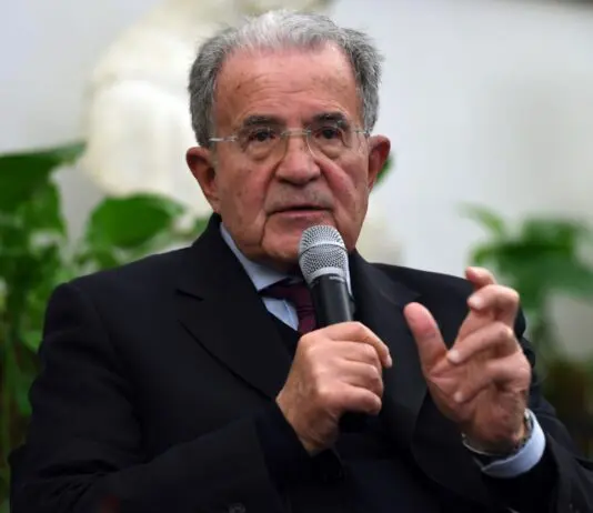 Ue, Prodi “Fare un referendum per superare voto all’unanimità”