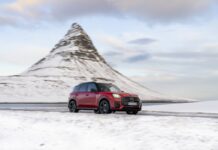 Mini presenta la nuova Countryman S All4 in allestimento JCW