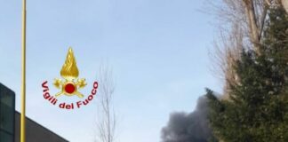Settala, incendio in azienda di imballaggi. Nessuna persona coinvolta