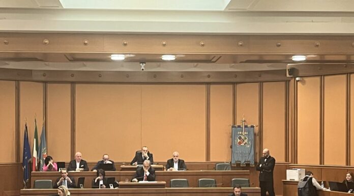 Dibattito tra maggioranza e opposizione con il presidente Rocca