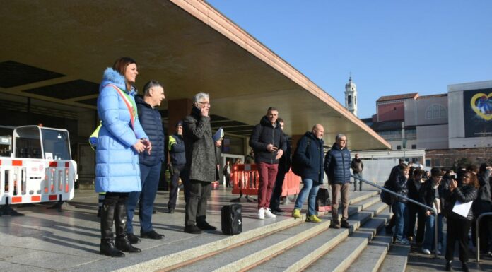 Presidente Consiglio Damiano accoglie studenti in visita da Portogruaro