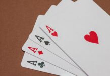Perché è vietato contare le carte? Scopriamolo insieme 4 assi - carte da gioco