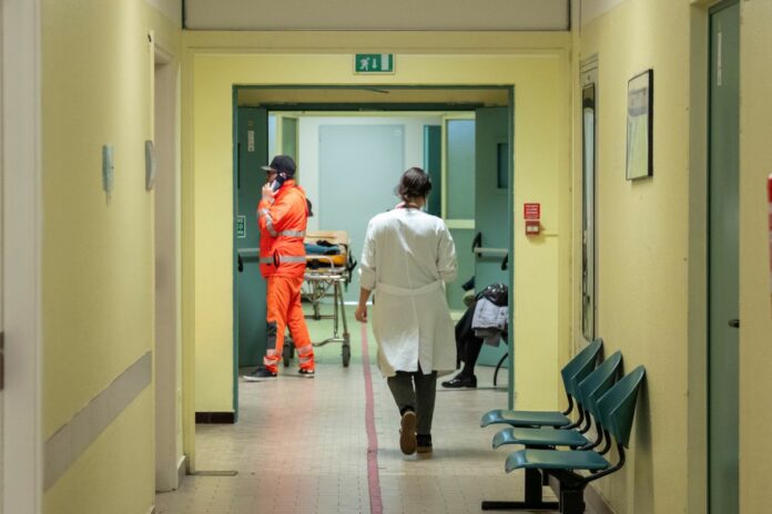 MILANO - Policlinico Milano, L'Arcivescovo Delpini visita i reparti dell'Ospedale Mangiagalli. e celebra messa nella chiesa all'interno del Policlinico