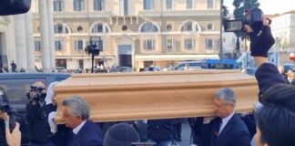 A Roma applausi e commozione per l’ultimo saluto a Sandra Milo