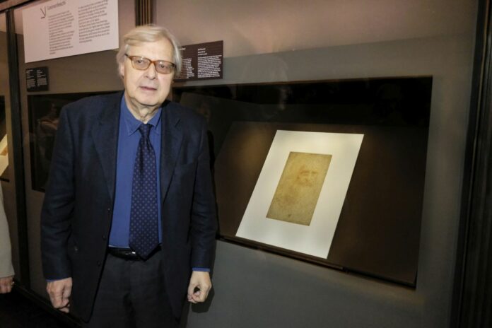 Torino - Vittorio Sgarbi in visita alla biblioteca reale per la mostra su Leonardo Da Vinci