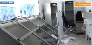 Disordini e danneggiamenti al Cpr di Ponte Galeria a Roma, 14 arresti