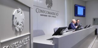 Dal 2012 persi oltre 111 mila negozi, ma il commercio resta vitale
