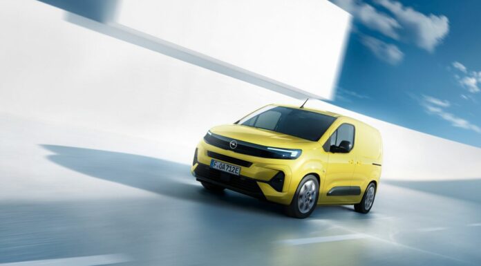 Guida più sicura su Opel Combo con i proiettori Intelli-Lux LED Matrix