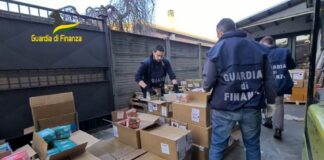 Varese, contrabbando di 12 tonnellate di sigarette elettroniche cinesi