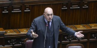 Il ministro Crosetto ricoverato d’urgenza, sospetta pericardite