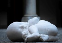 “Look Down”, l’arte di Jago al Palazzo Reale di Palermo