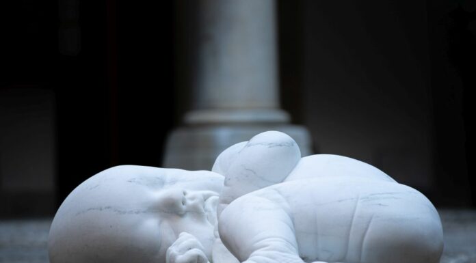 “Look Down”, l’arte di Jago al Palazzo Reale di Palermo