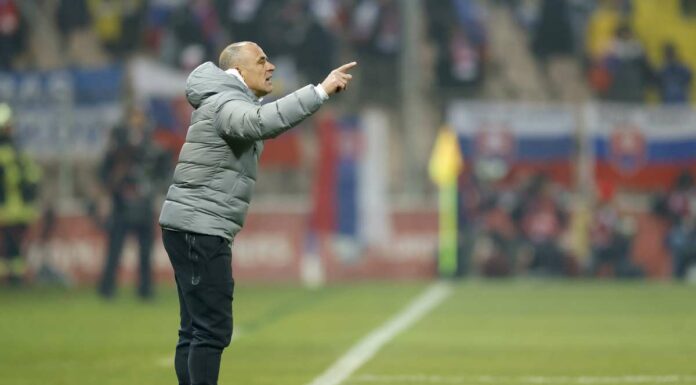 Il Napoli cambia ancora, via Mazzarri, arriva Calzona