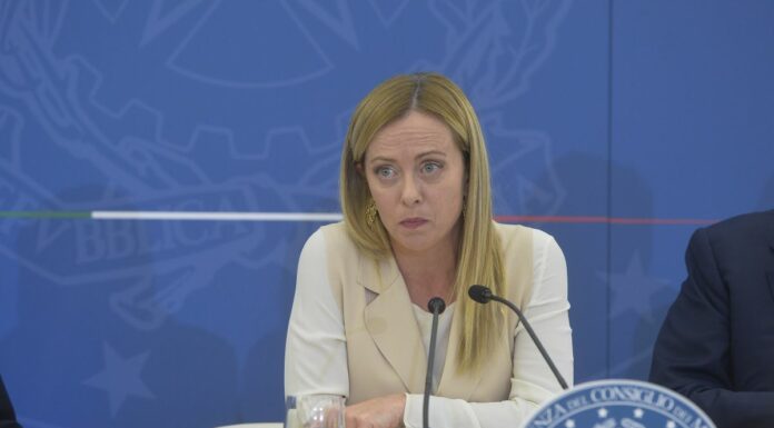 G7, Meloni presiede riunione leader. Collegamento con Zelensky