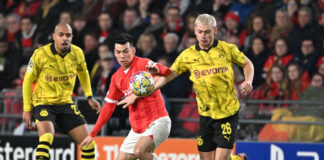 De Jong risponde a Malen, Psv-Borussia Dortmund 1-1