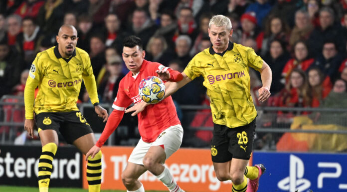 De Jong risponde a Malen, Psv-Borussia Dortmund 1-1