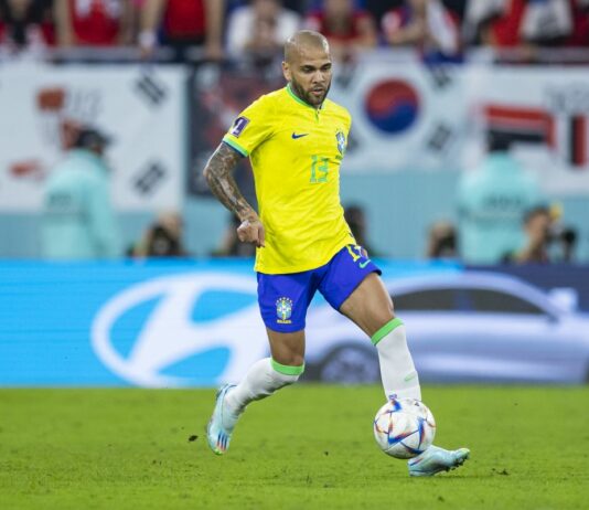 Dani Alves could return to play for his Portuguese team