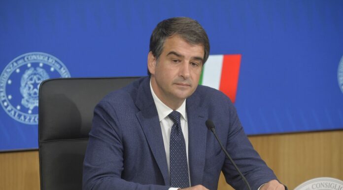 Pnrr, Fitto “Clima positivo con Ue, impegnati per sesta e settima rata”