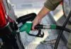 Prezzi dei carburanti in calo: benzina sotto i 2,1 euro al litro e diesel sotto i 2,3 euro al litro