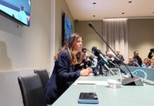 Todde “Subito al lavoro, ai manganelli abbiamo risposto con le matite”