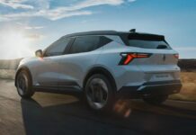 Renault scenic E-Tech Electric eletta Auto dell’Anno 2024