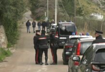 Uccide la moglie e due figli e poi si consegna, arrestato nel Palermitano