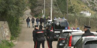 Uccide la moglie e due figli e poi si consegna, arrestato nel Palermitano