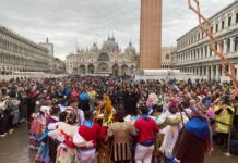 Carnevale, in piazza San Marco hanno sfilato le tradizioni