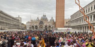 Carnevale, in piazza San Marco hanno sfilato le tradizioni