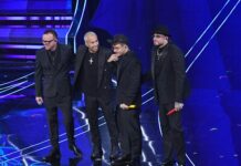 Sanremo, Geolier vince la serata delle cover tra i fischi. All’Ariston emozioni e il ritorno dei Jalisse