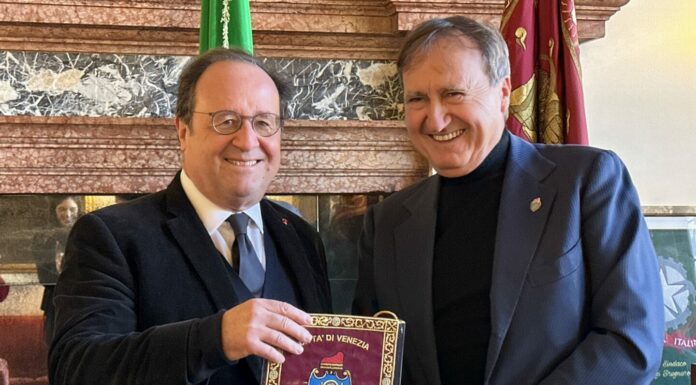 Sindaco Brugnaro riceve ex presidente francese Hollande