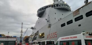 وصول السفينة الإيطالية فولكانو إلى لا سبيتسيا وعلى متنها قاصرون فلسطينيون