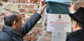 Un albero di ulivo e una targa per ricordare Giovanni Palatucci