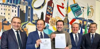 Tav, Salvini firma accordo con comuni Valsusa. A loro 50 mln