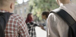 Due donne su cinque subiscono contatti fisici indesiderati al lavoro