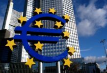 La Bce lascia i tassi invariati, inflazione rivista al ribasso