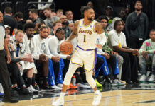 Con un grande Russell i Lakers battono i Bucks 123-122