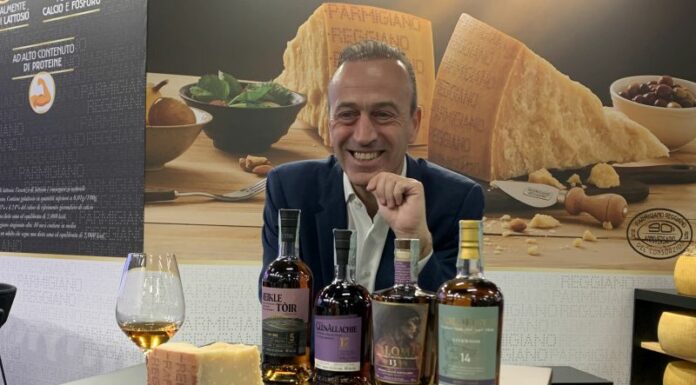 Parmigiano Reggiano celebra 90 anni e “sposa” il whisky