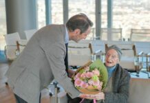 Ultracentenaria festeggia il compleanno con Fontana a Palazzo Lombardia