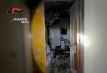 Carabiniere si lancia tra le fiamme e salva anziana nel napoletano