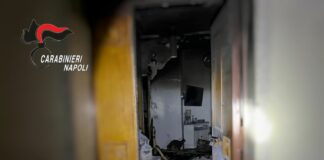Carabiniere si lancia tra le fiamme e salva anziana nel napoletano