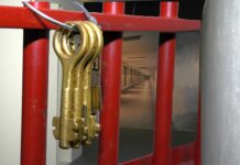 Droga e cellulari in carcere, 30 misure cautelari a Napoli