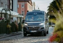 Opel Movano si trasforma in camper con Crosscamp