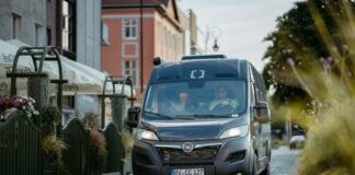 Opel Movano si trasforma in camper con Crosscamp