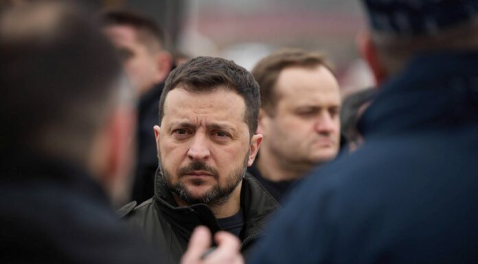 Zelensky “Servono più munizioni”