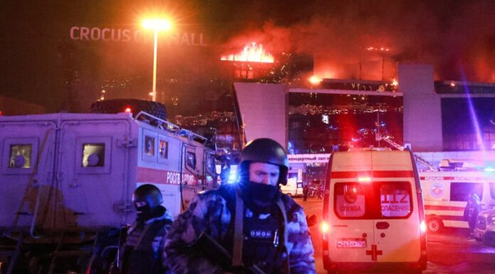 Attentato in una sala concerti a Mosca, Cremlino annuncia arresto responsabili