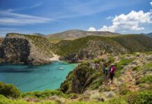 Turismo lento in Sardegna, la Regione rinnova i percorsi di 8 cammini
