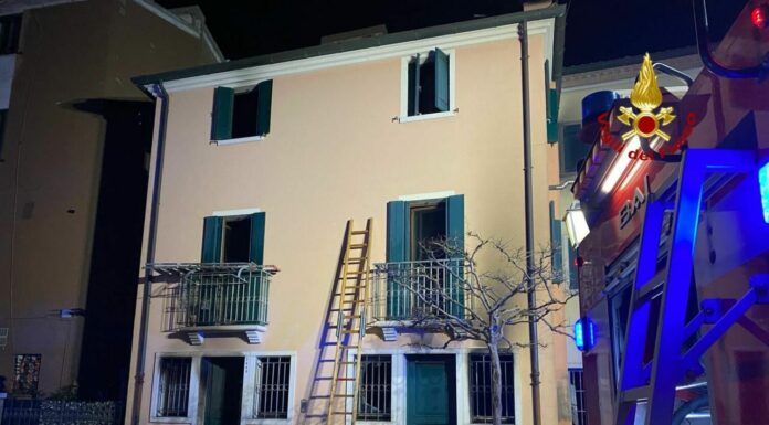Incendio in abitazione a Chioggia, 3 morti