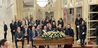 Milano dà l’addio a Maurizio Pollini, aperta camera ardente alla Scala